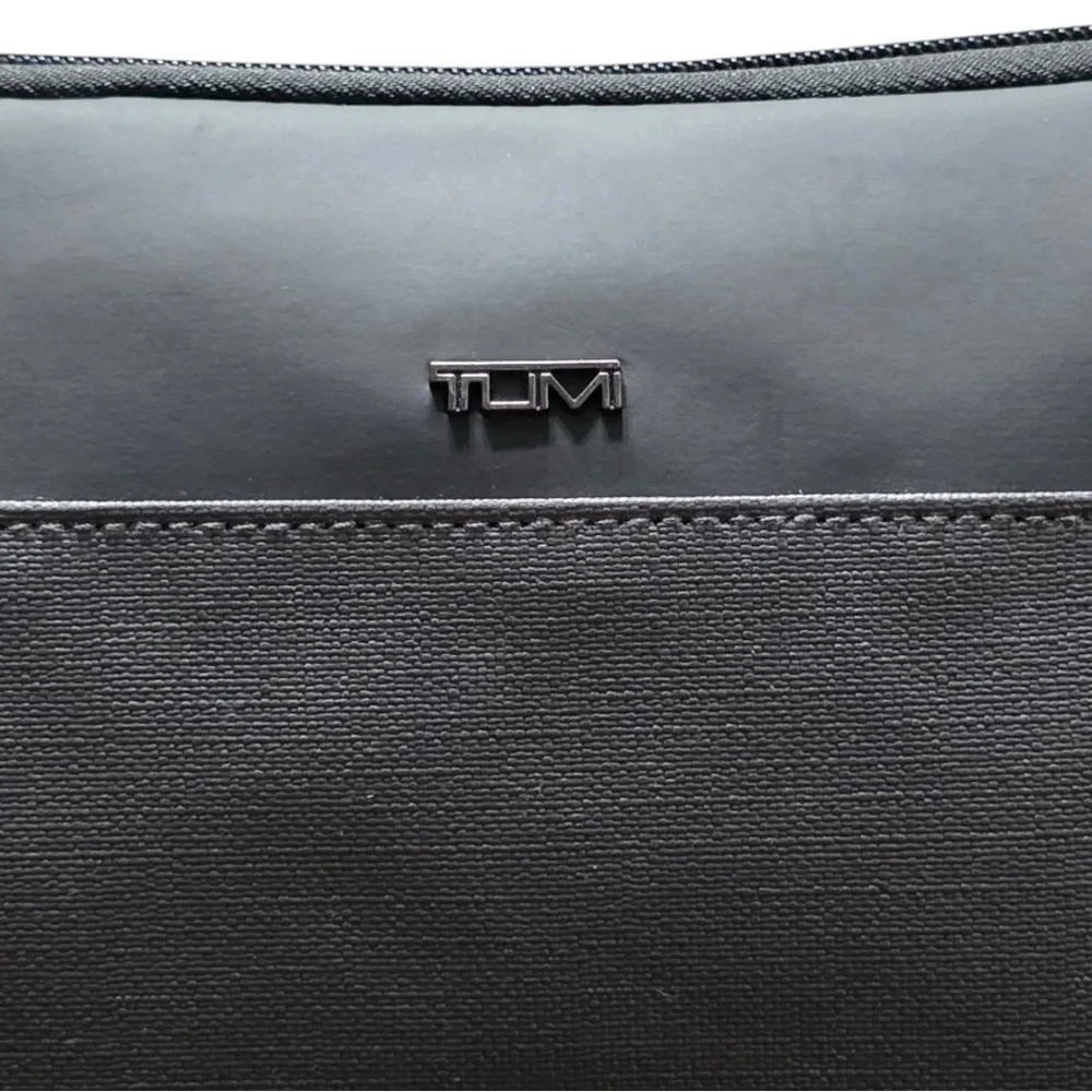 TUMI for Delta Black Travel Amenity Bag Case Zipper Pouch Organizer 8x6